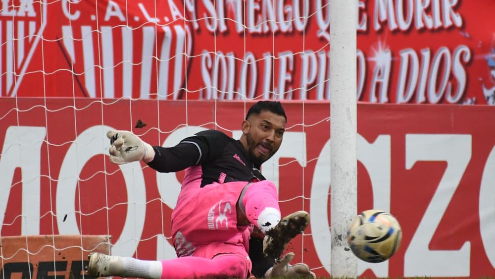 Así Sebastián López salvó a Los Andes y mantuvo su valla en cero. Así Sebastián López salvó a Los Andes y mantuvo su valla en cero.