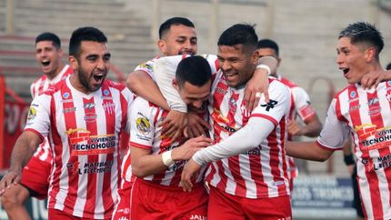 Talleres cambió mucho de un tiempo a otro y lo pagó con un empate. Talleres cambió mucho de un tiempo a otro y lo pagó con un empate.