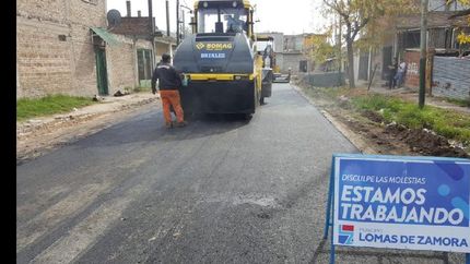 avanza el plan de pavimentacion  y bacheo en calles de lamadrid