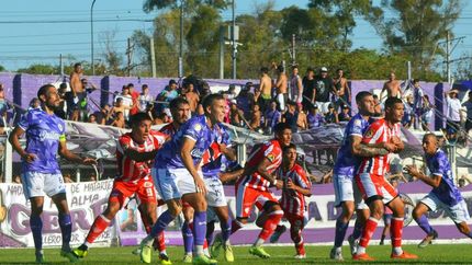 El equipo de De Cicco debe remontar.