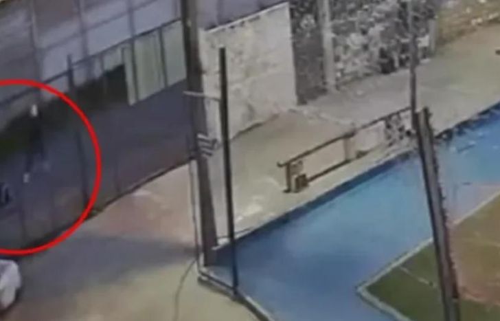 El asesinato quedó filmado por una cámara de seguridad.