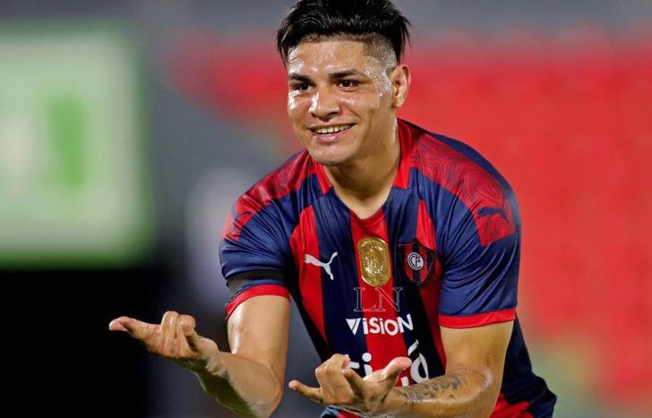 Jugó más de 100 partidos en Cerro Porteño y anotó 21 goles.