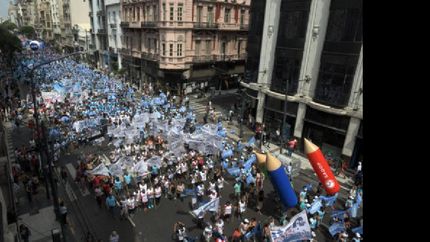 no vamos a aceptar que nos pongan de rodillas