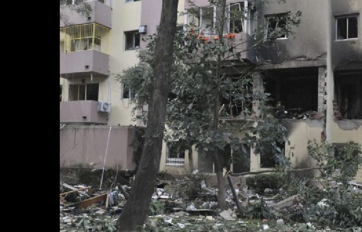 Diecisiete heridos, tres graves, por una explosión en un edificio del Bajo Flores