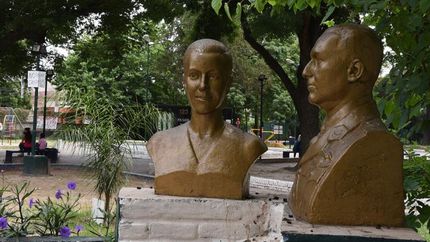 eva y peron, presentes en la plaza del campeon eva y peron, presentes en la plaza del campeon