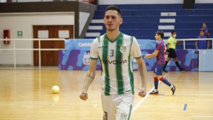 Mercado anotó los dos goles del Taladro.