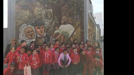 los alumnos del colegio ejercito de los andes recorrieron el casco historico de lomas