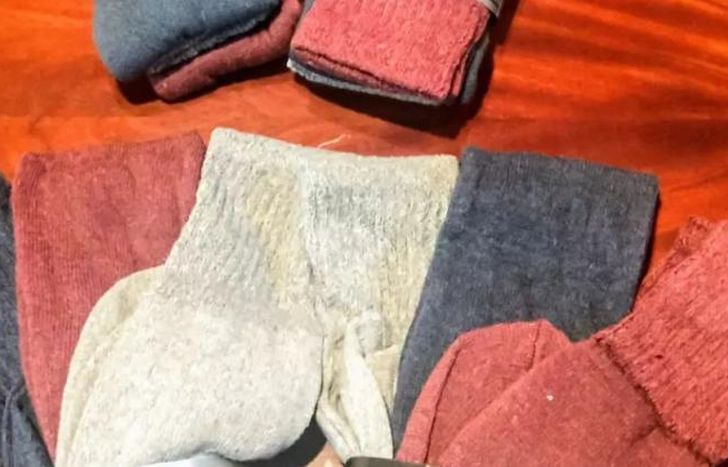 Piden donaciones de medias para nenas y nenes.