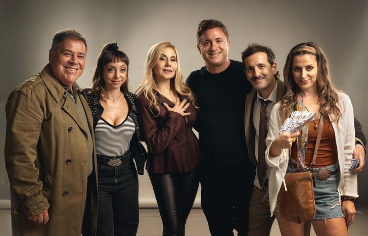 Andrea Politti, con el director y el elenco.&nbsp;