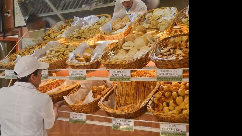 Panaderos se organizan contra los molinos que facturan en dólares