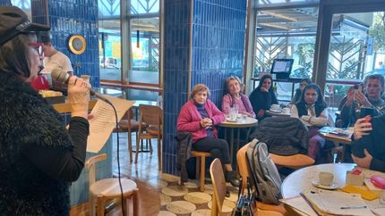 La entrada es gratuita y solamente hay que abonar una consumición.