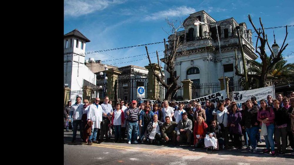 Trabajadores del Fiorito alertan que siguen los problemas en el laboratorio por falta de insumos
