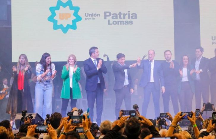 Militantes y vecinos ovacionaron a los candidatos.