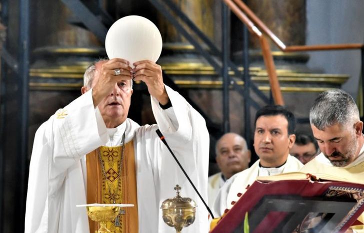 El obispo Lugones estará a cargo de varios encuentros.