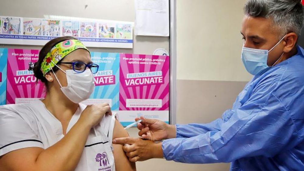 Ya se vacunó contra el Covid al 94% del personal de Salud.