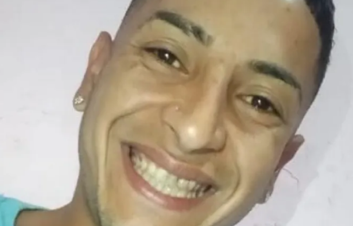 La víctima murió baleada en la calle.