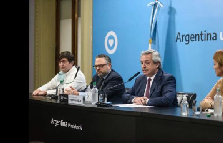 conferencia de prensa desde Casa Rosada.
