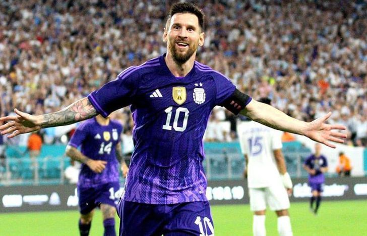 La violeta se usó en los últimos amistosos previo al Mundial.