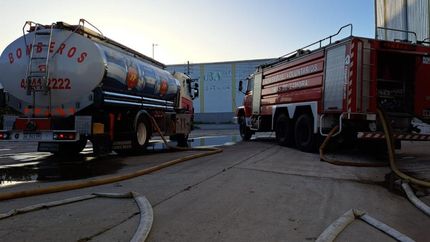 Hasta el amanecer se trabajó en el predio del Parque Industrial de Ezeiza.