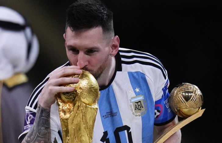 Messi y su beso a la Copa, una imagen que recorrió el mundo.