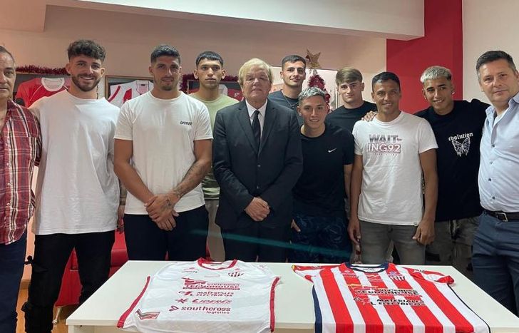 Día de firmas en el club de Escalada.