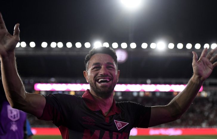 Lautaro Acosta se retiró del fútbol profesional con la camiseta de Lanús.