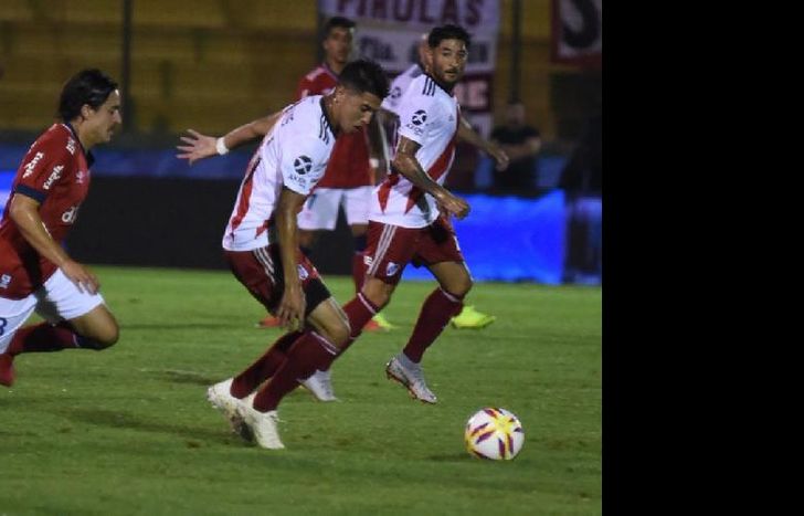 con momentos de buen fútbol, impuso condiciones en Uruguay.