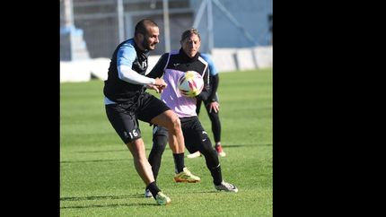 Guevgeozián marcó el segundo del Celeste en Turdera. Guevgeozián marcó el segundo del Celeste en Turdera.