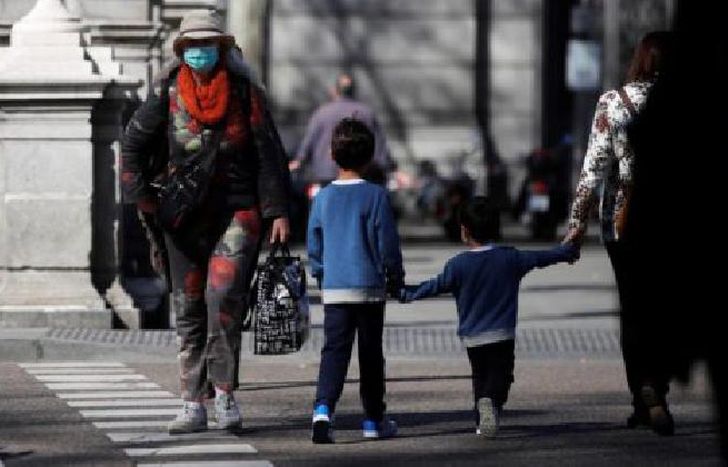 Todos tienen que salir con barbijo.