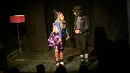 Hubo varieté en la inauguración y presentación de artistas locales. Hubo varieté en la inauguración y presentación de artistas locales.