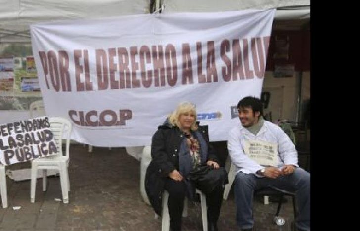 zzzznacp2NOTICIAS ARGENTINAS BAIRES, MAYO 26: La Asociación Sindical de Profesionales de la Salud de la Provincia de Buenos Aires (CICOP) que nuclea a trabajadores de los 80 hospitales bonaerenses, municipales y centros de Salud, instalo una Carpa Sanitaria en el Obelisco, en el tercero y último día de un paro de 72 horas que cumple este gremio. Foto NA: JUAN VARGASzzzz