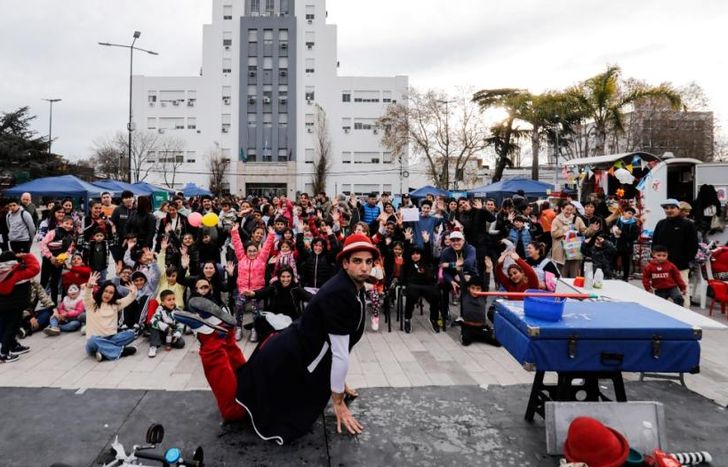 En la Grigera hay shows, carrousel gratuito y juegos infantiles.