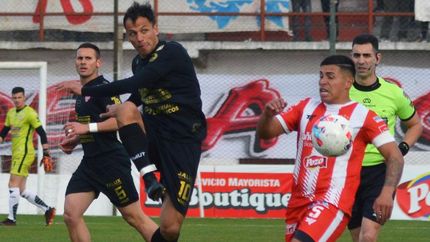 Enrique confía en que Talleres puede quedarse con el Clausura. Enrique confía en que Talleres puede quedarse con el Clausura.