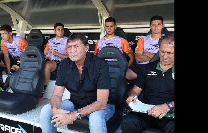 Falcioni confía en los hombres que lo acompañan desde siempre.