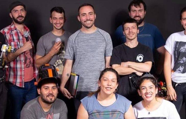 Bruno y el grupo de trabajo, felices por la ayuda recibida.