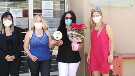 El momento de la entrega del reconocimiento en la UNQ.