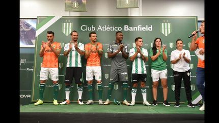 con un lindo festejo, banfield celebro un nuevo cumpleanos