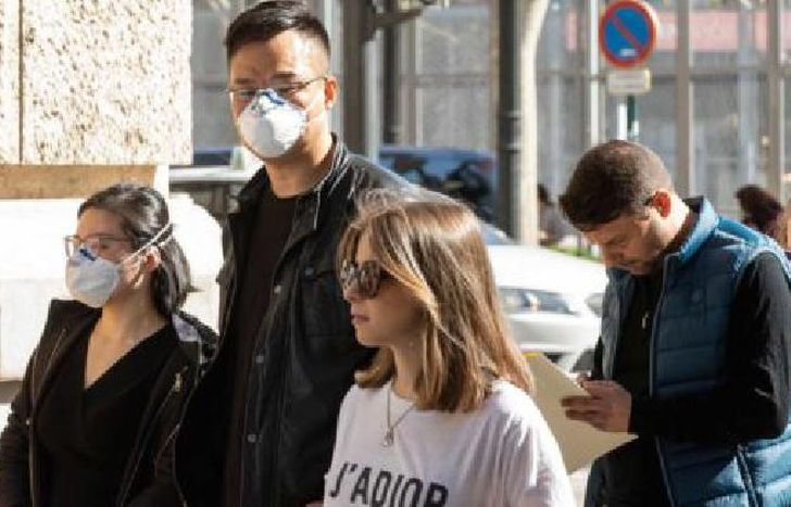 la OMS recomendó mantenerse conectado a los círculos sociales, reducir el consumo de noticias y amplificar historias positivas.