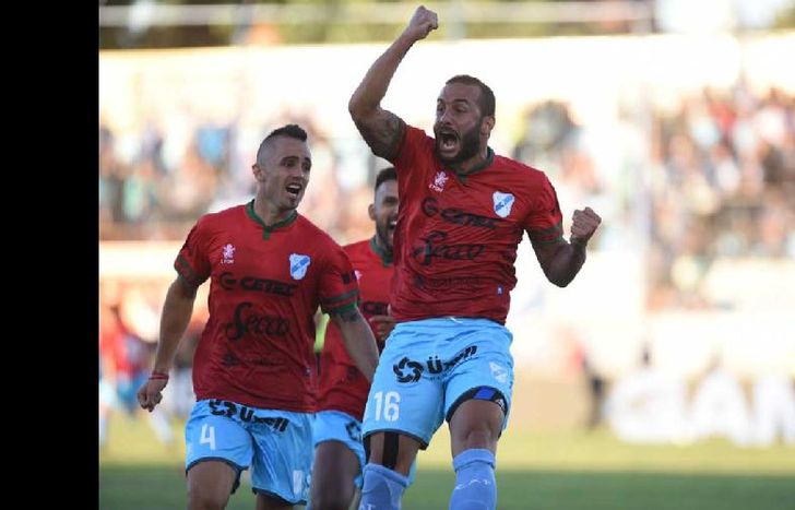 El delantero uruguayo es el refuerzo estelar del Gasolero.