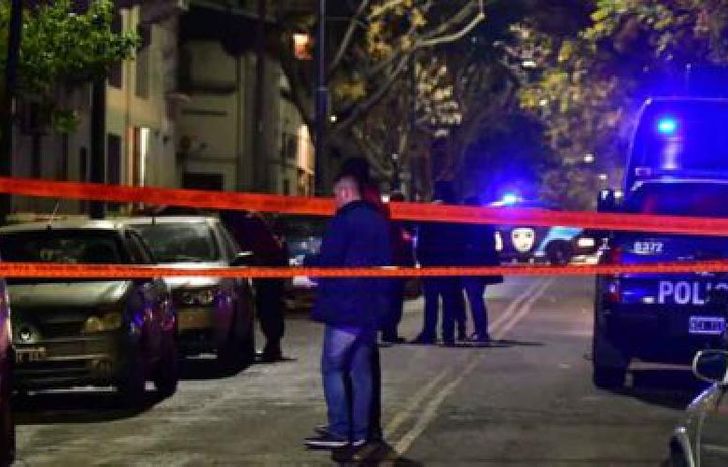 Encontraron a un matrimonio baleado dentro de su vivienda.