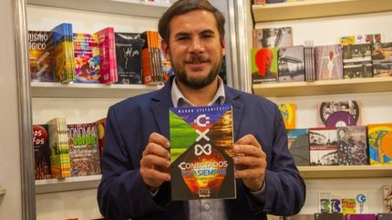 Estuvo en abril y hoy vuelve a la feria del libro.