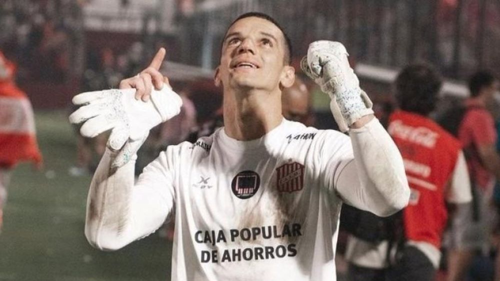 Darío Sand, el hermano del Pepe que busca amargar a Banfield.