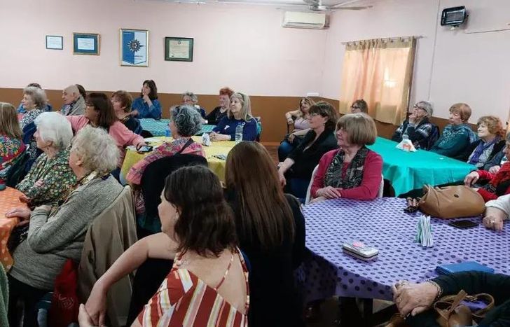 Los encuentros son mensuales.