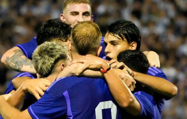 Los juveniles de la Albiceleste golearon en Caseros.