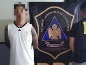 la policia de lomas capturo a un profugo mientras jugaba un torneo de futbol
