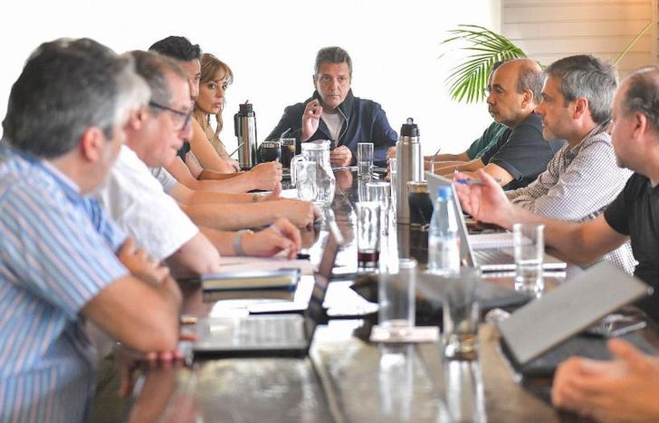 Massa se reunió con su Gabinete en San Fernando.