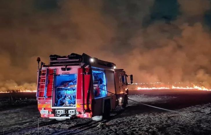 Asistieron también los bomberos de Echeverría.