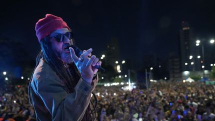Nonpalidece cerró el festival por Navidad en la Plaza Grigera.