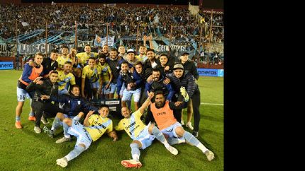 Temperley, de fiesta. Eliminó a San Lorenzo y sigue en la Copa Argentina. Temperley, de fiesta. Eliminó a San Lorenzo y sigue en la Copa Argentina.