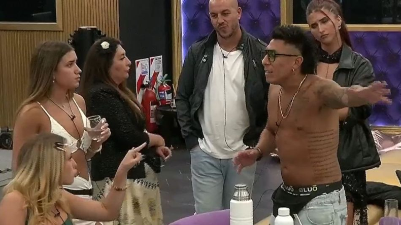 Brrian Sarmiento, picante en Gran Hermano Generación Dorada. 
